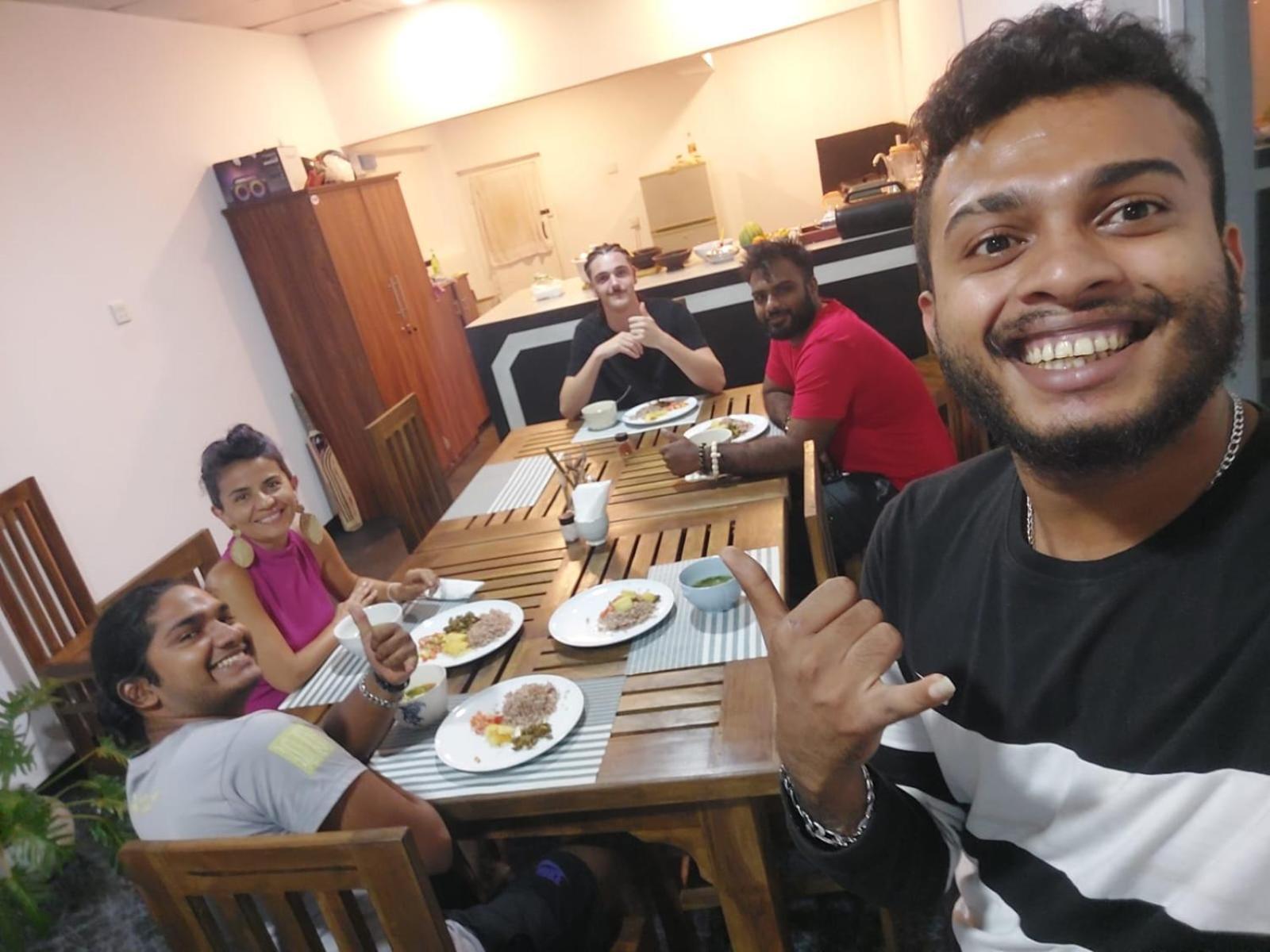The Lake Round Guest House Kandy Eksteriør bilde